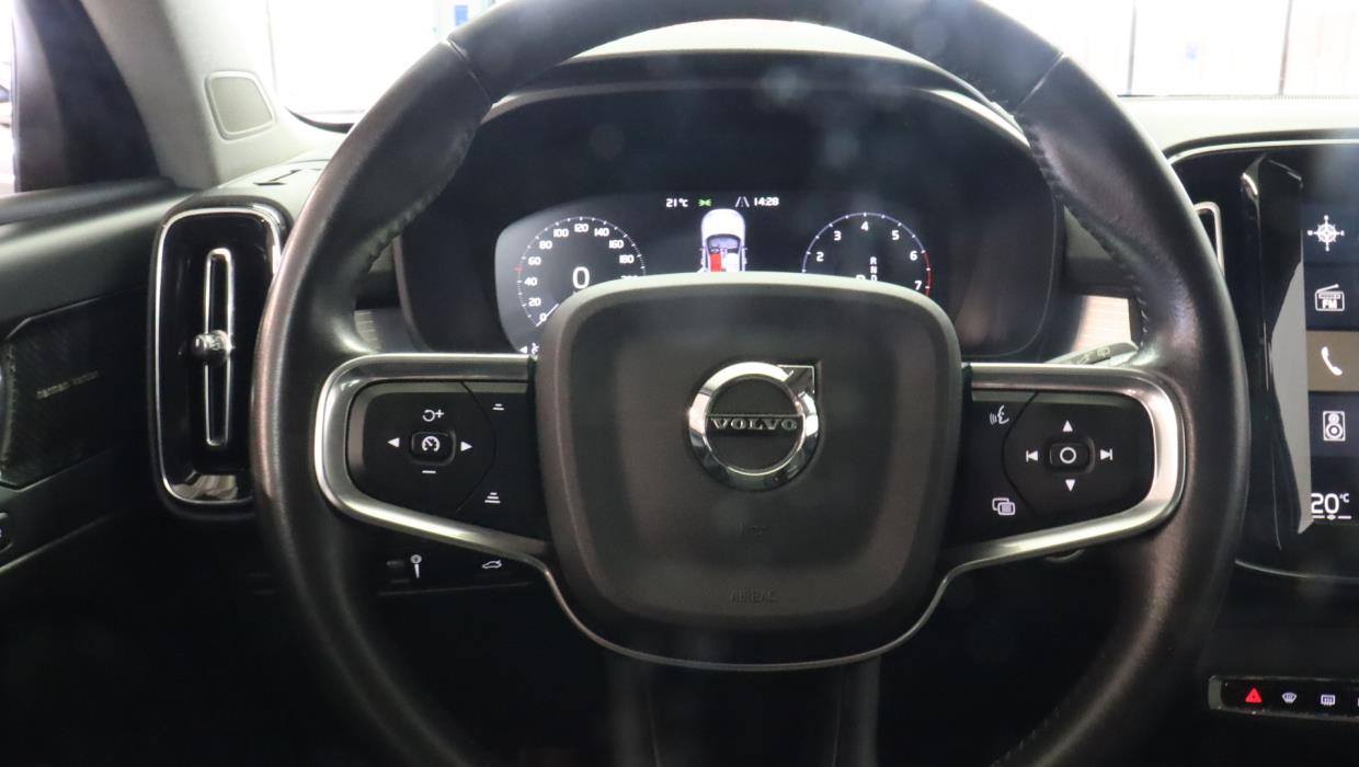 VOLVO XC40 2021
