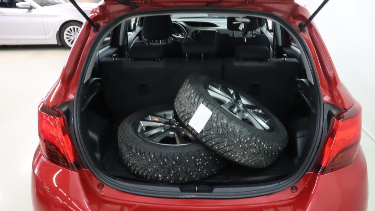 TOYOTA Yaris 2016