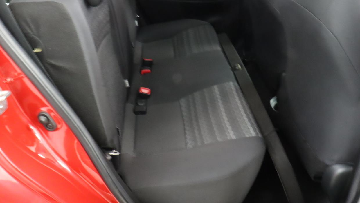TOYOTA Yaris 2016