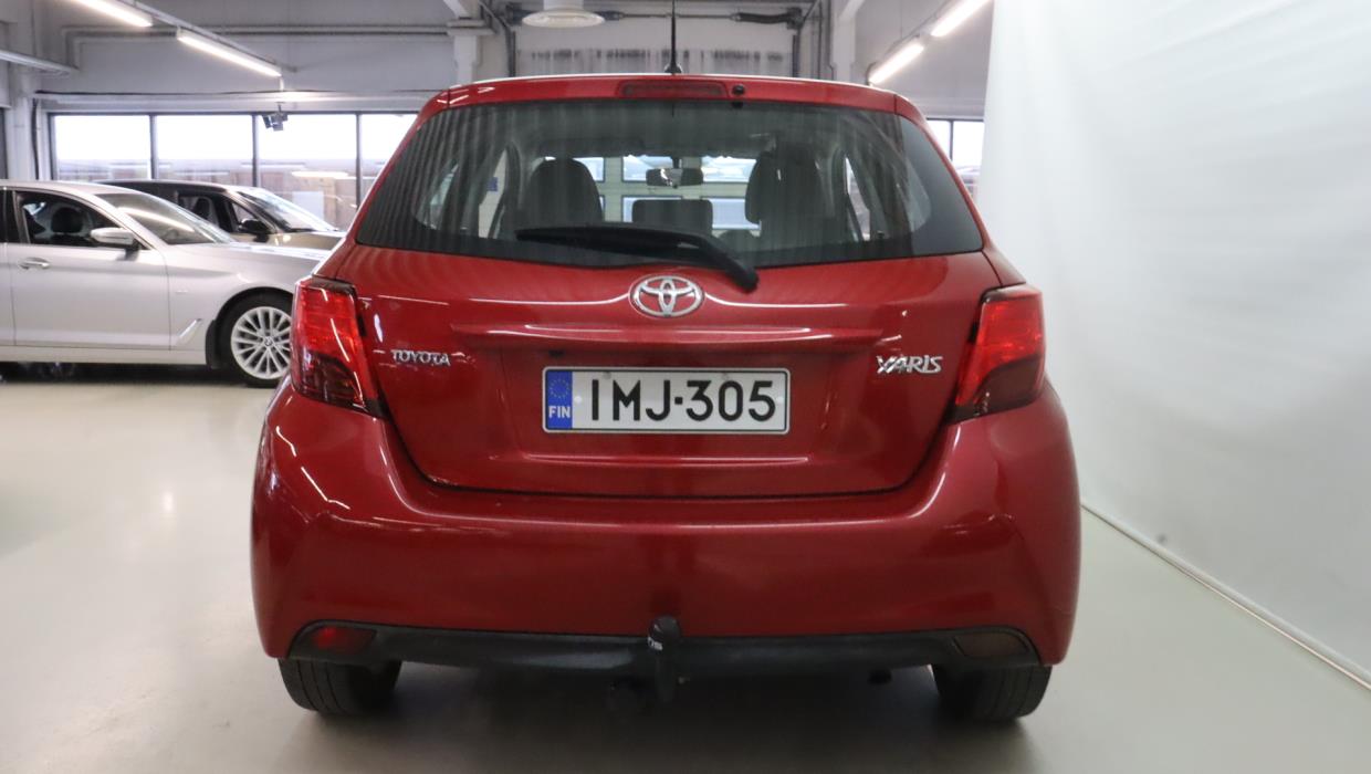TOYOTA Yaris 2016