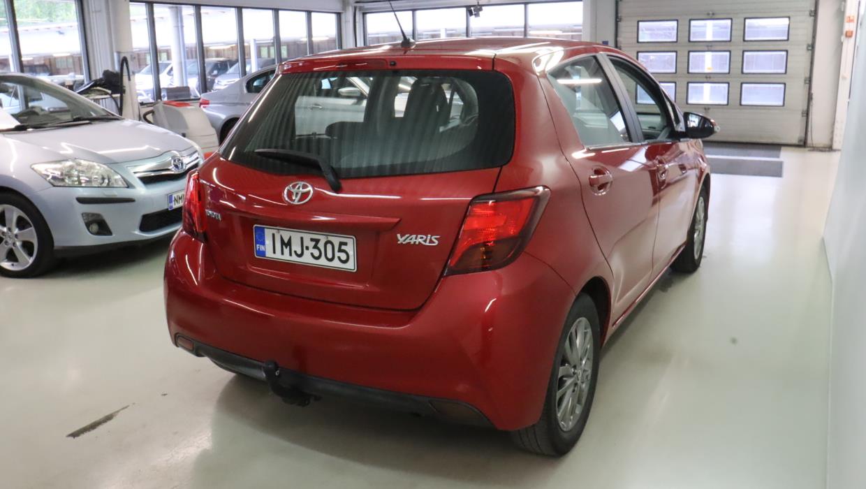 TOYOTA Yaris 2016