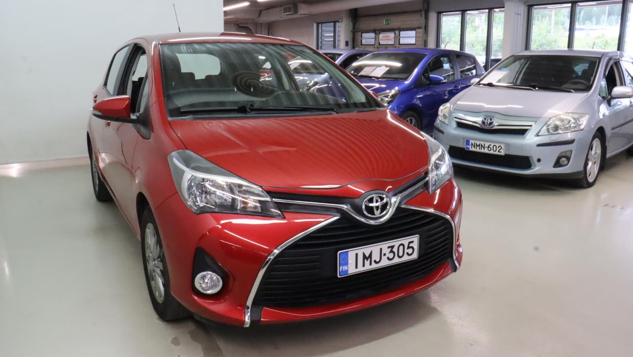 TOYOTA Yaris 2016