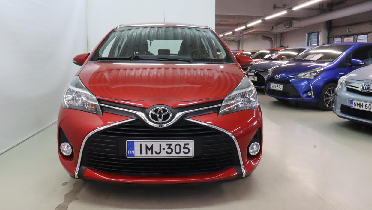 TOYOTA Yaris 2016