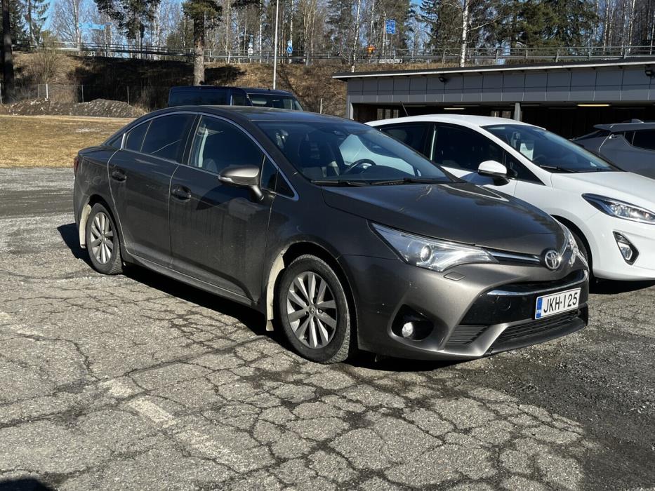 TOYOTA Avensis 2016
