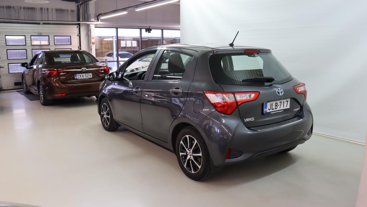 TOYOTA Yaris 2018