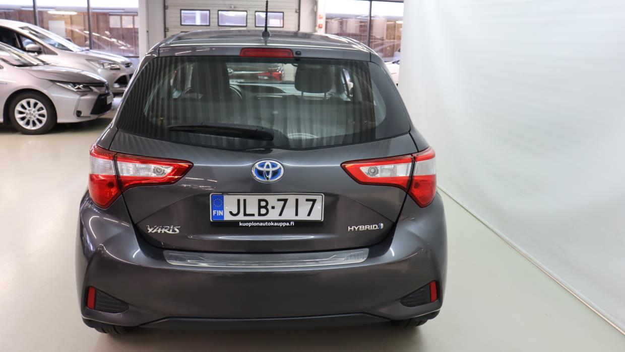 TOYOTA Yaris 2018