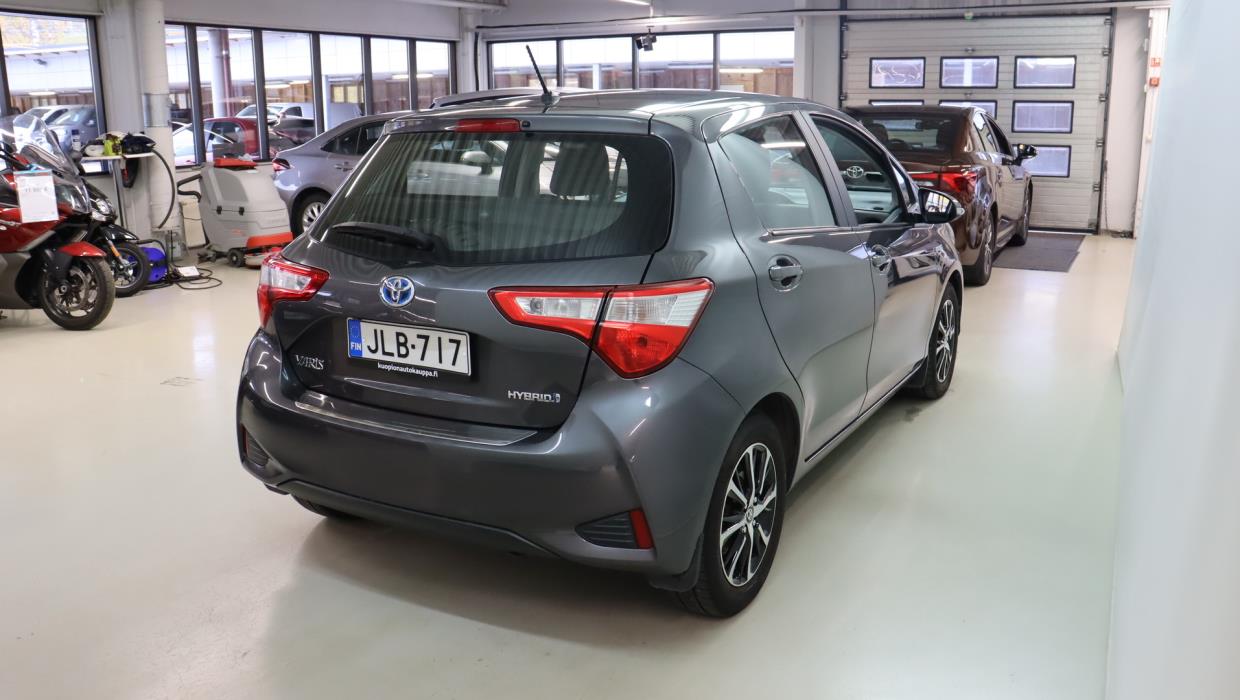 TOYOTA Yaris 2018
