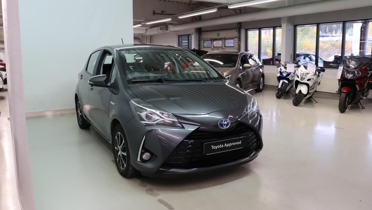 TOYOTA Yaris 2018