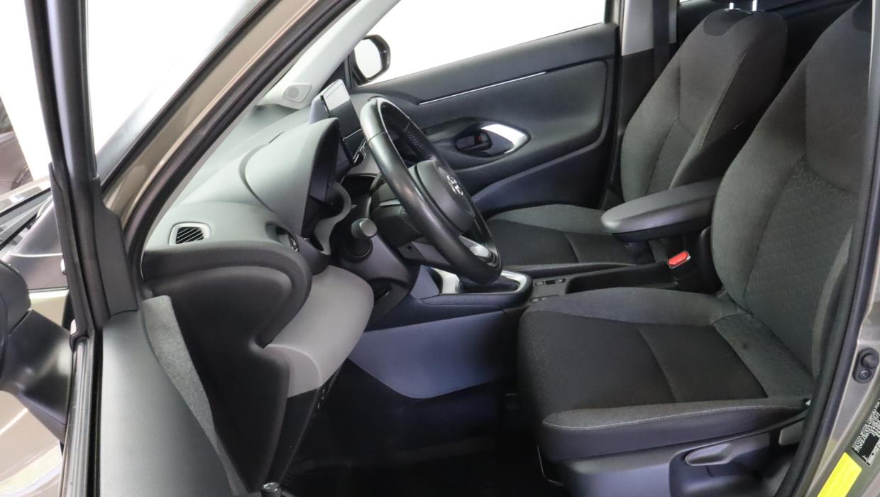 TOYOTA Yaris Cross 2022