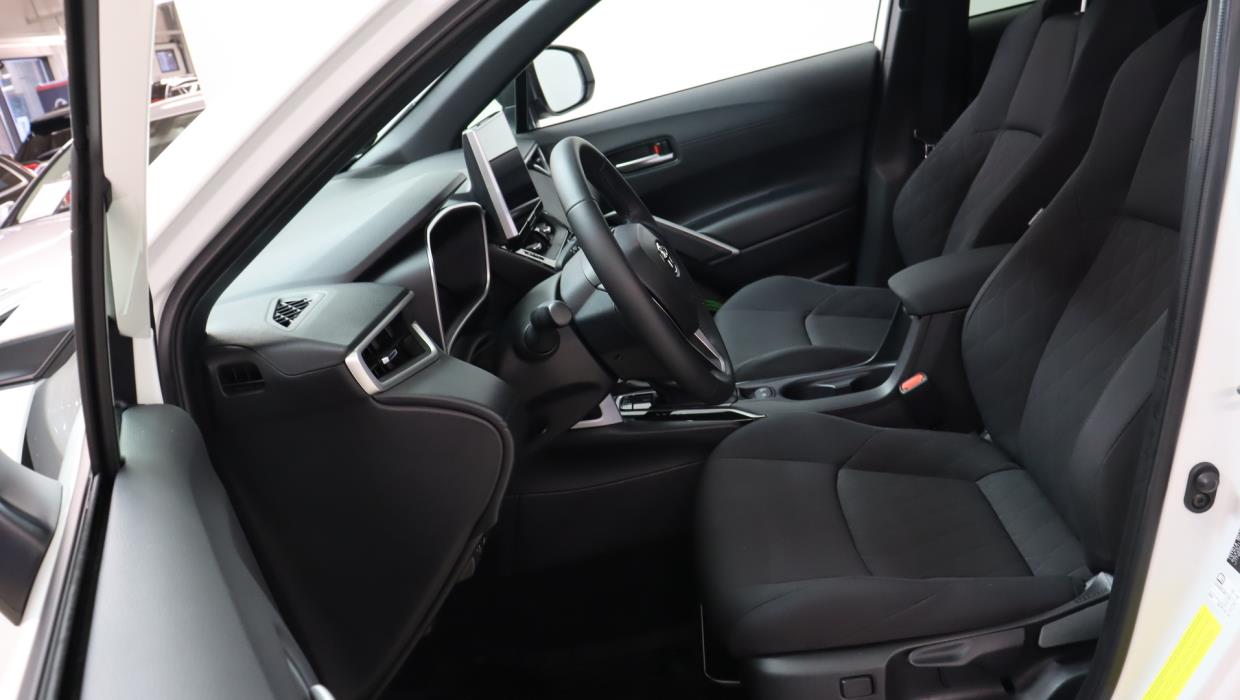 TOYOTA Corolla Cross 2025