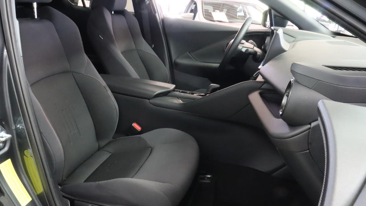 TOYOTA C-HR 2025