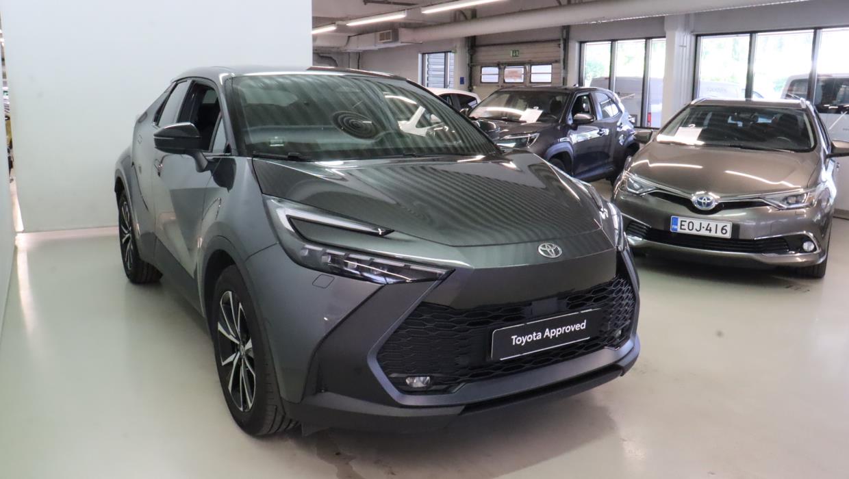 TOYOTA C-HR 2025