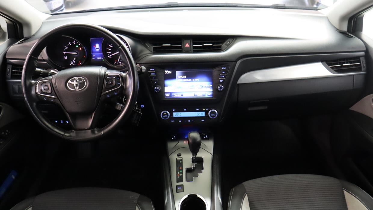 TOYOTA Avensis 2016