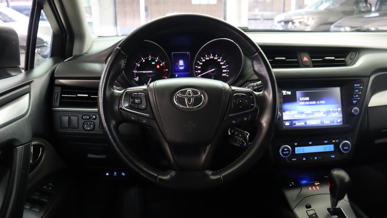 TOYOTA Avensis 2016