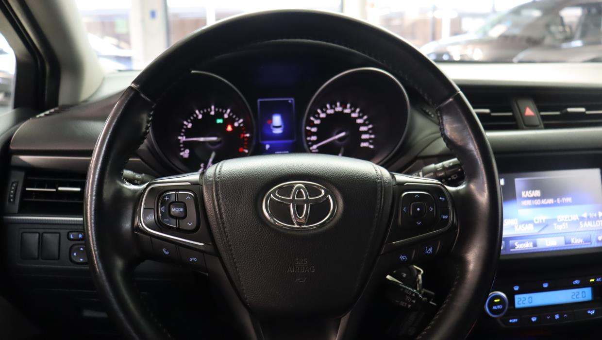 TOYOTA Avensis 2016