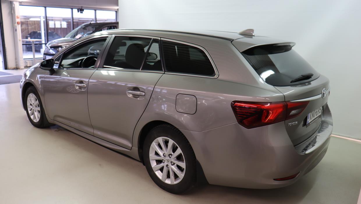 TOYOTA Avensis 2016