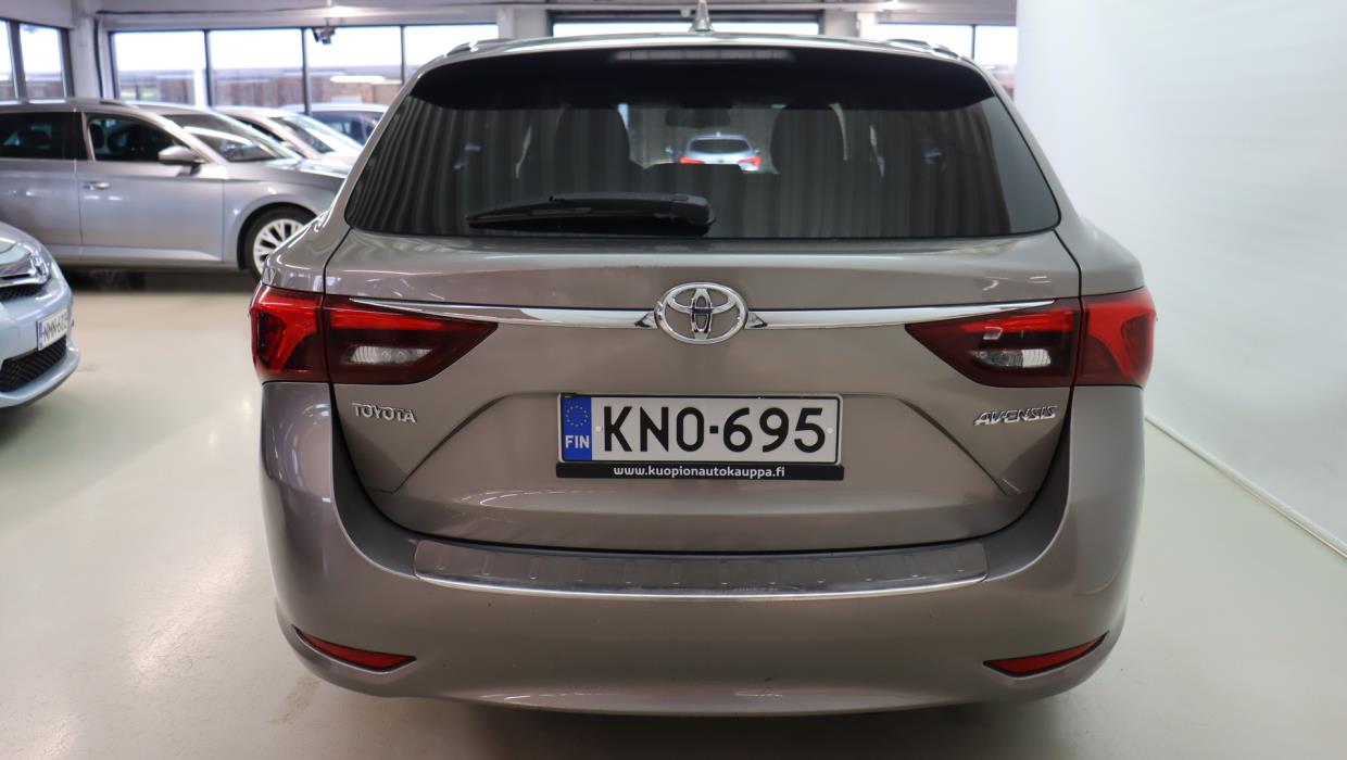 TOYOTA Avensis 2016