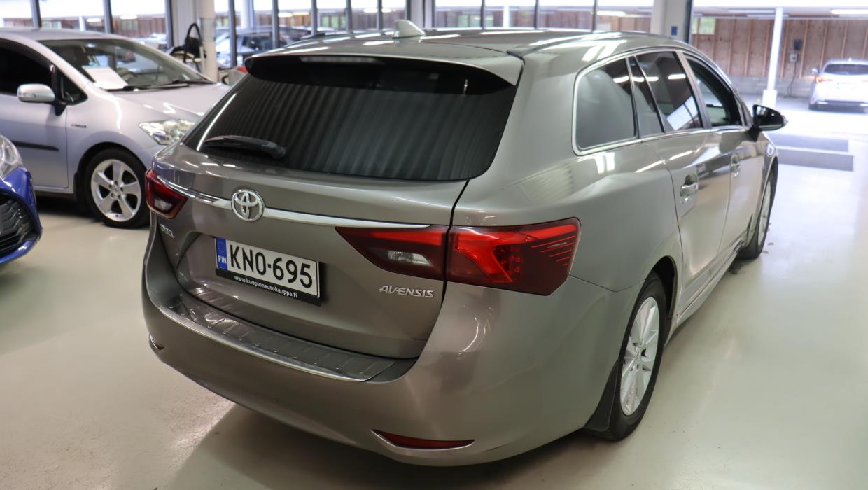 TOYOTA Avensis 2016