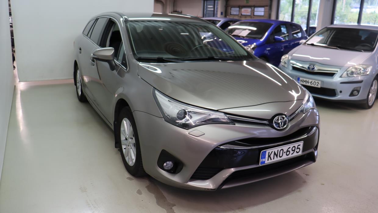 TOYOTA Avensis 2016
