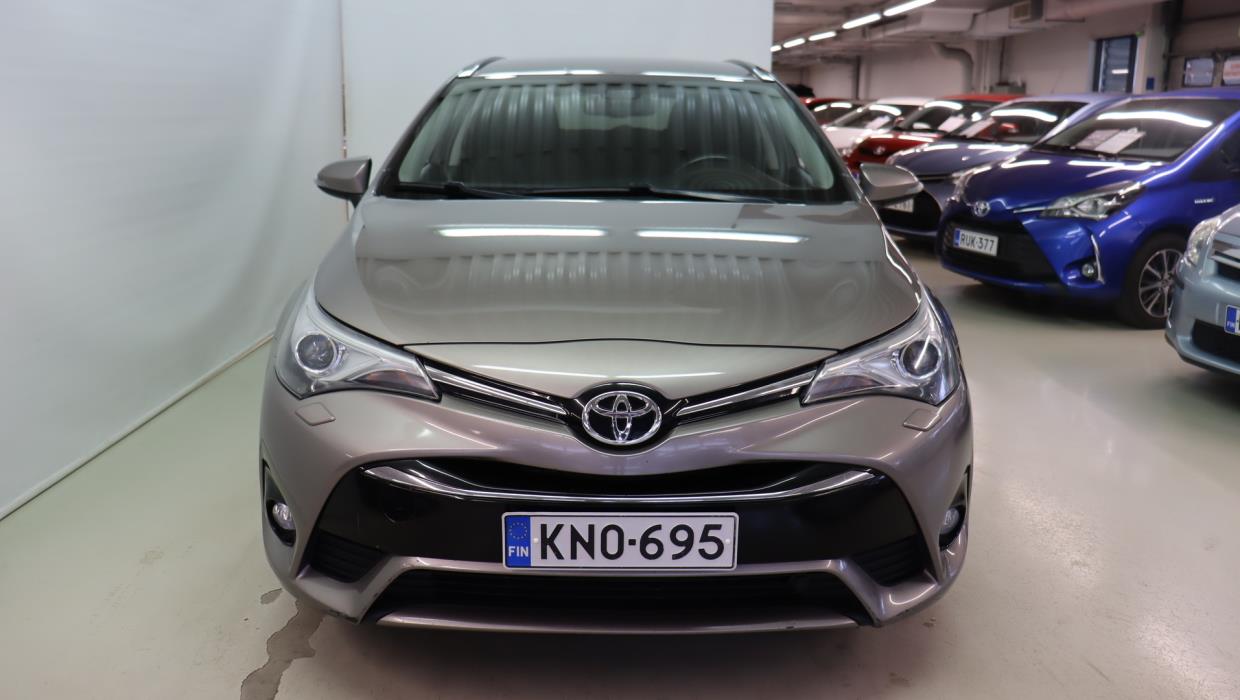 TOYOTA Avensis 2016