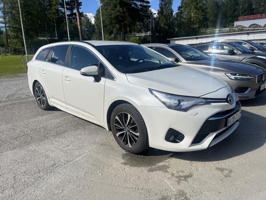 TOYOTA Avensis 2018