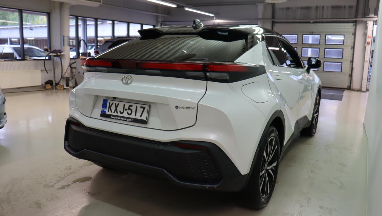 TOYOTA C-HR 2025
