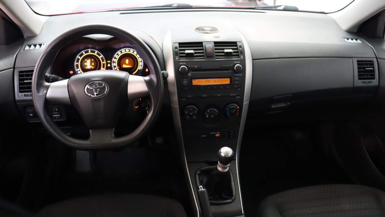TOYOTA Corolla 2013