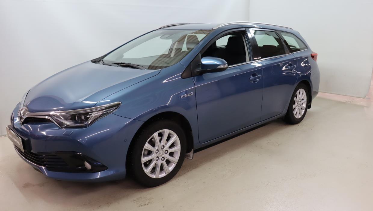 TOYOTA Auris 2016