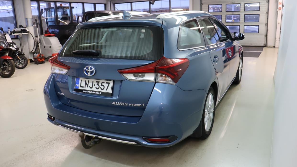 TOYOTA Auris 2016