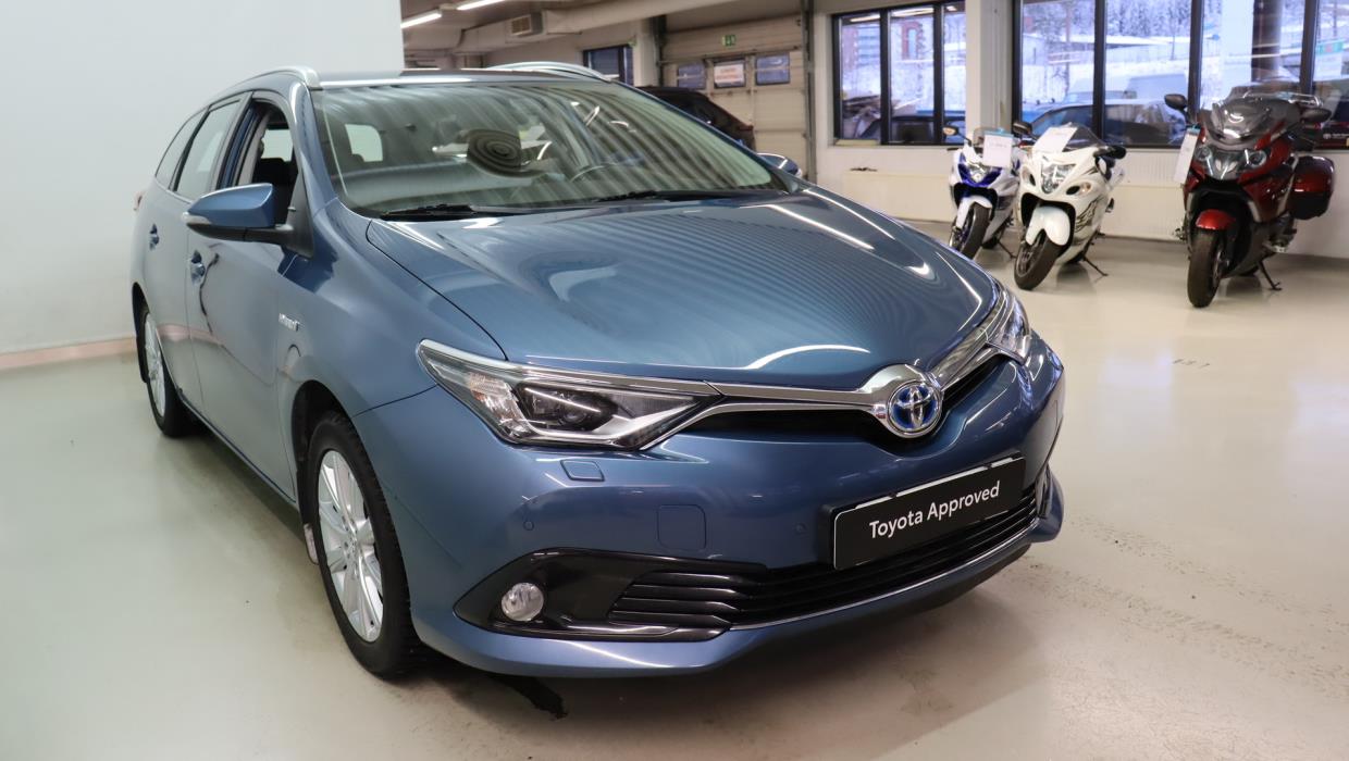 TOYOTA Auris 2016