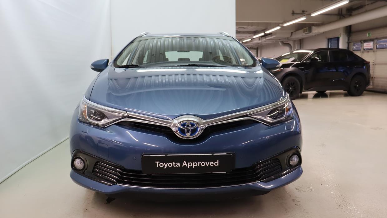 TOYOTA Auris 2016