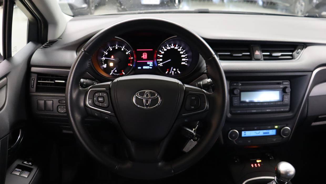TOYOTA Avensis 2016