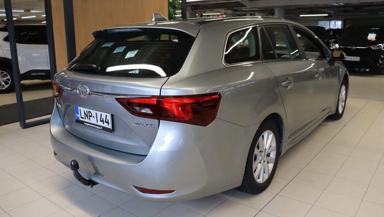 TOYOTA Avensis 2016