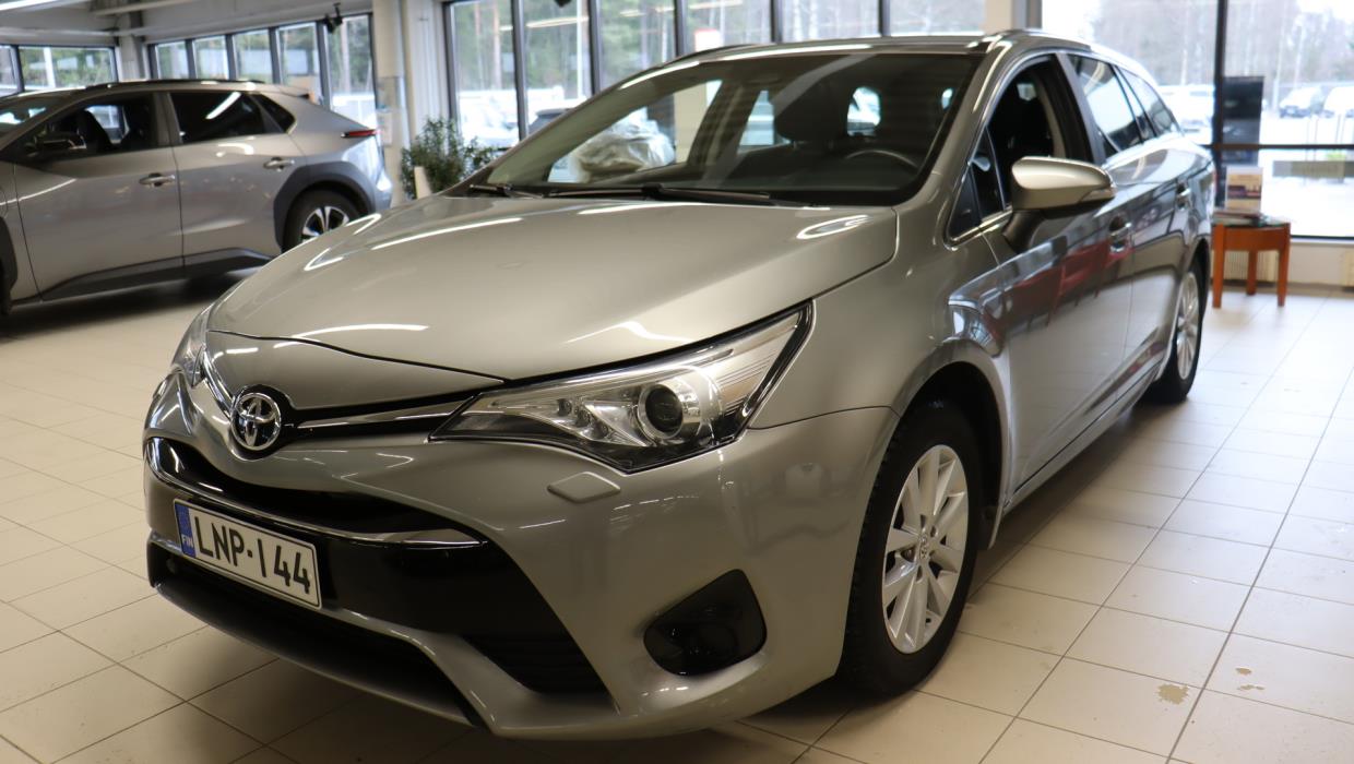 TOYOTA Avensis 2016