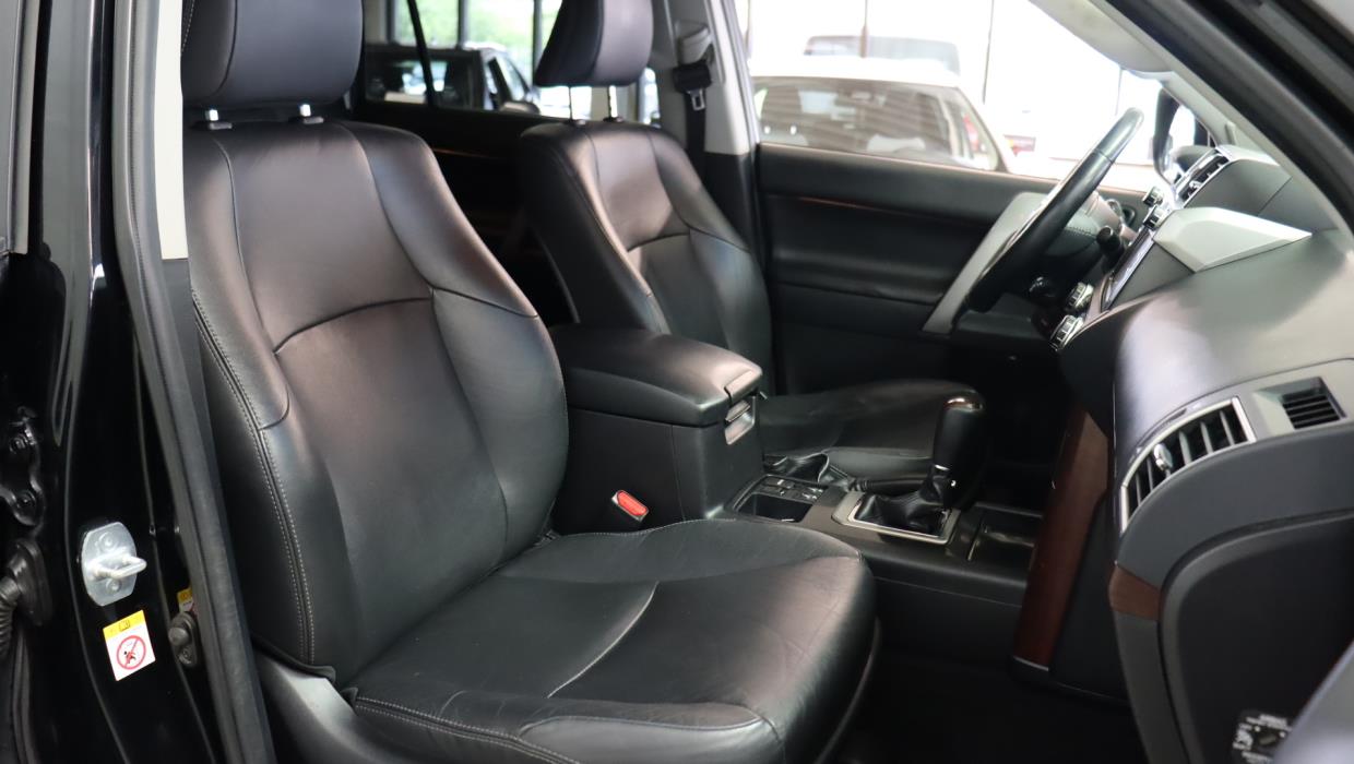 TOYOTA Land Cruiser 2017
