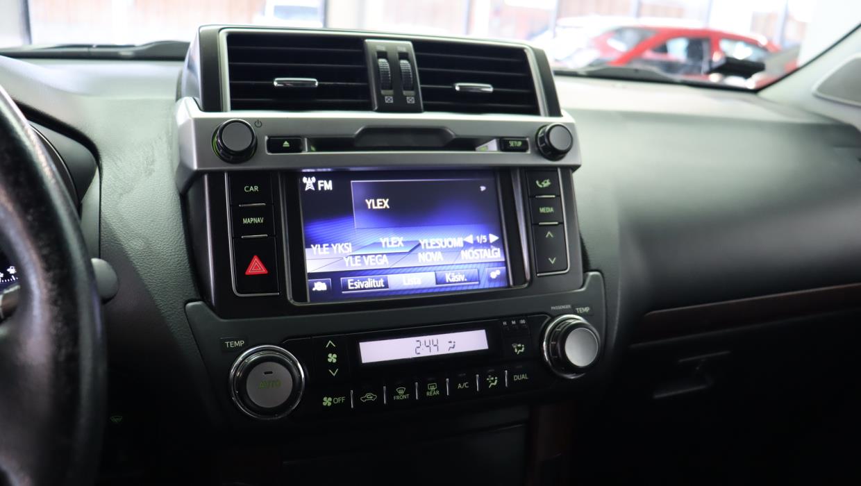 TOYOTA Land Cruiser 2017