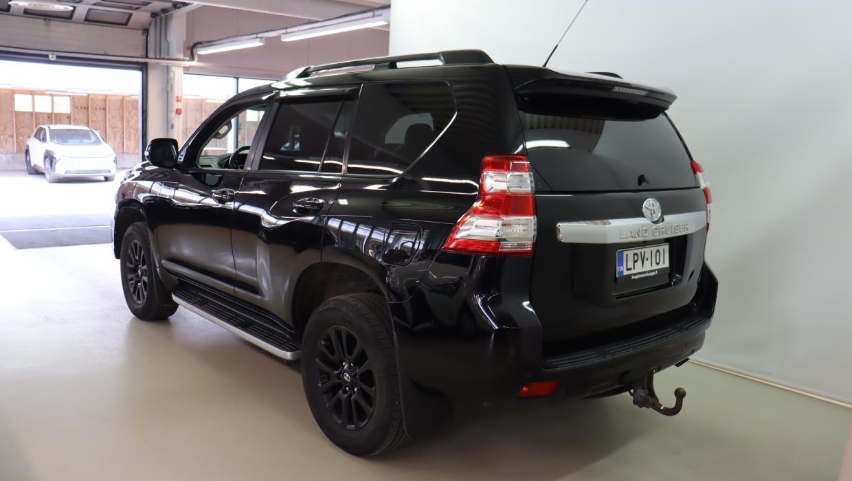 TOYOTA Land Cruiser 2017