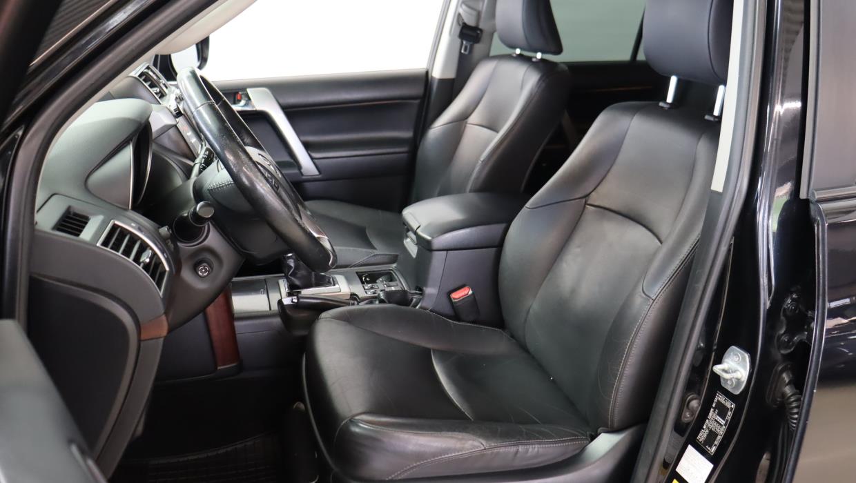 TOYOTA Land Cruiser 2017
