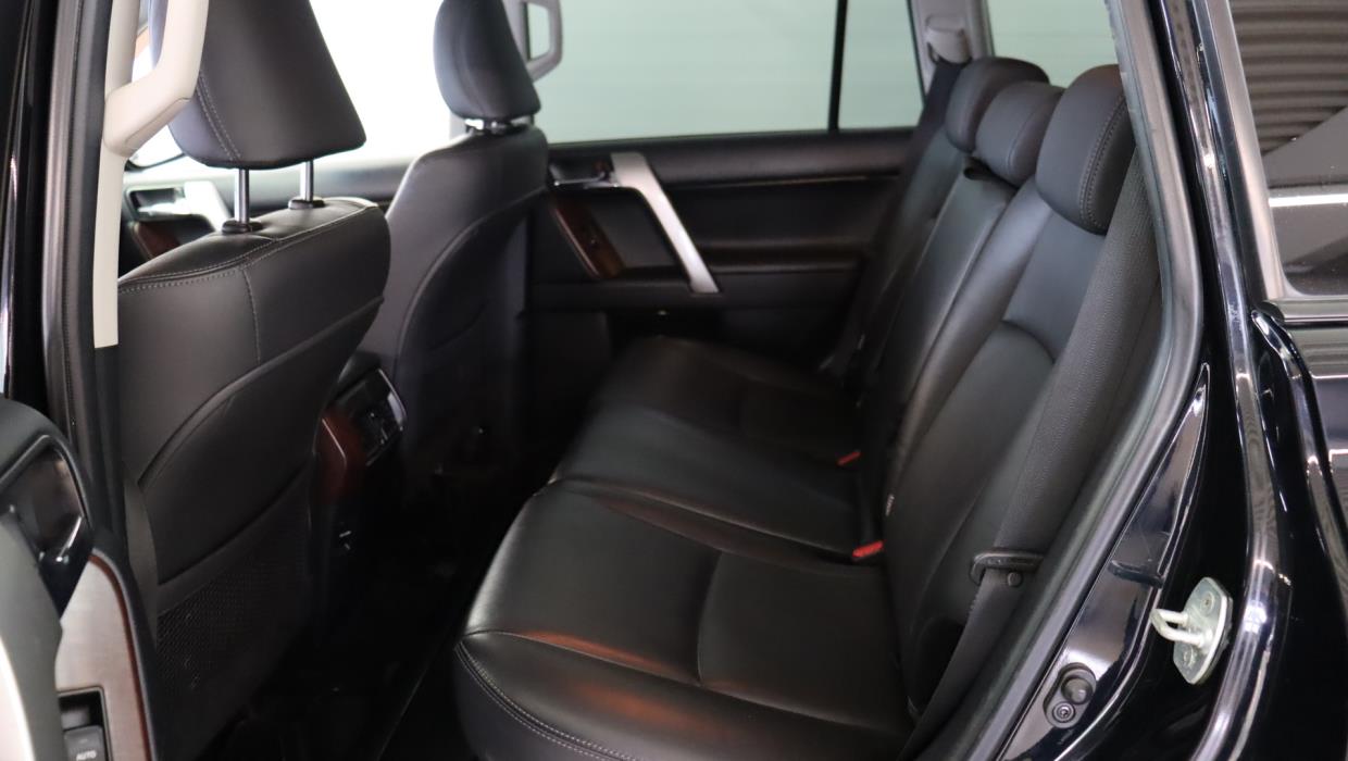 TOYOTA Land Cruiser 2017