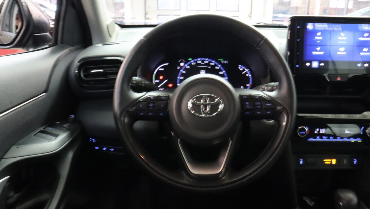 TOYOTA Yaris Cross 2023