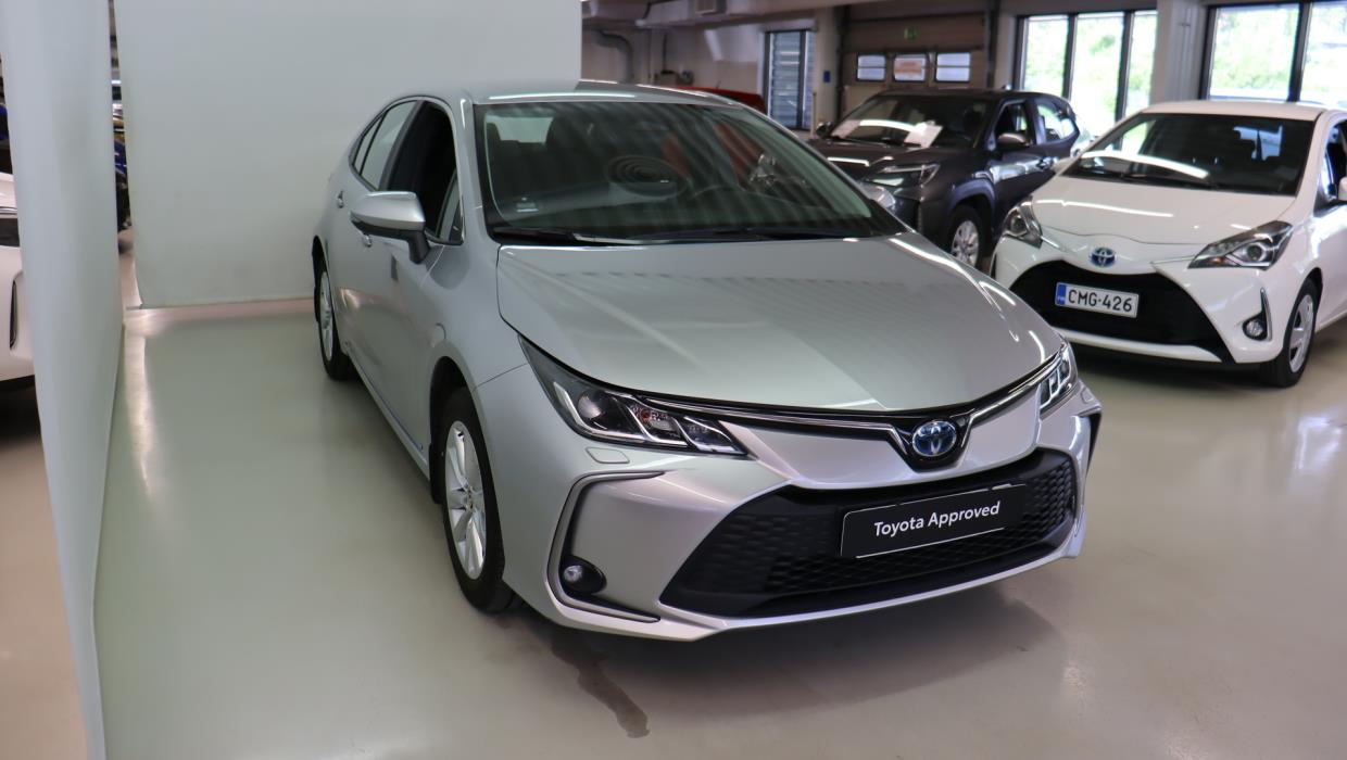 TOYOTA Corolla 2025