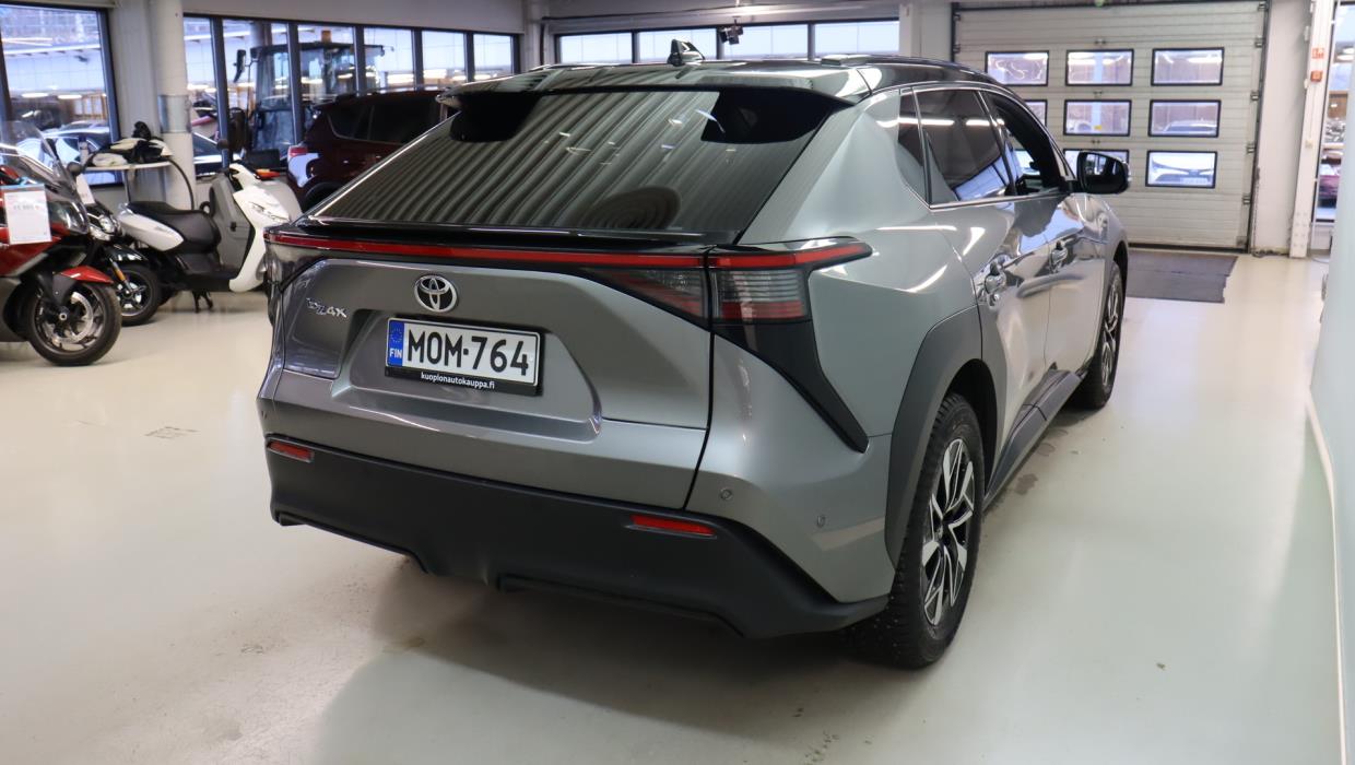 TOYOTA bZ4X 2023
