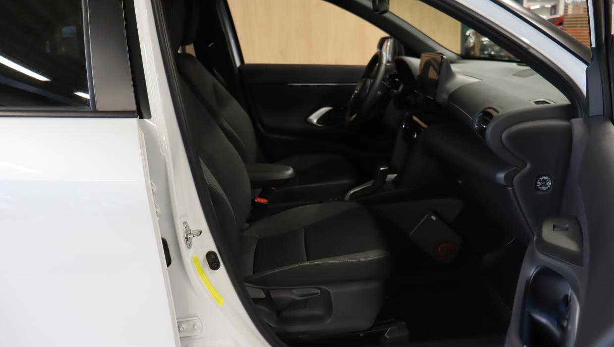 TOYOTA Yaris Cross 2023