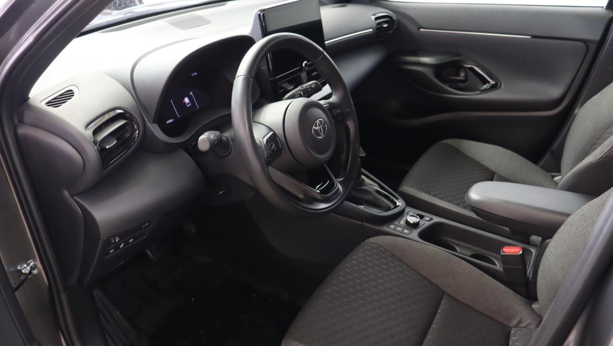 TOYOTA Yaris Cross 2024