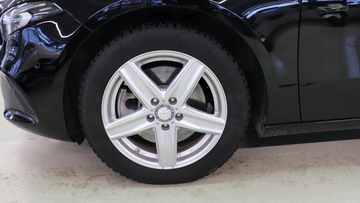 MERCEDES-BENZ A 2021