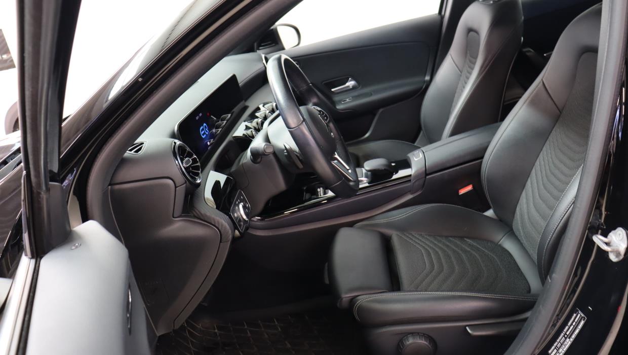 MERCEDES-BENZ A 2021