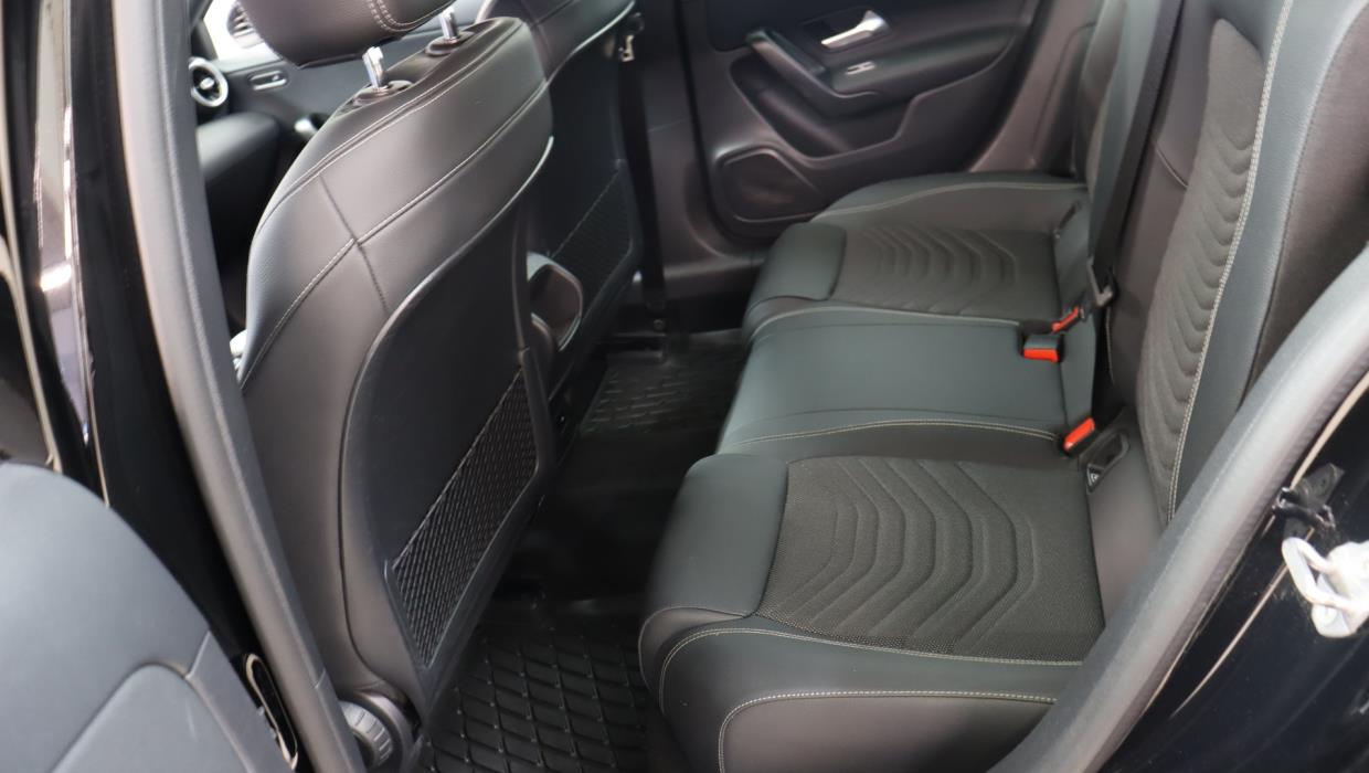 MERCEDES-BENZ A 2021