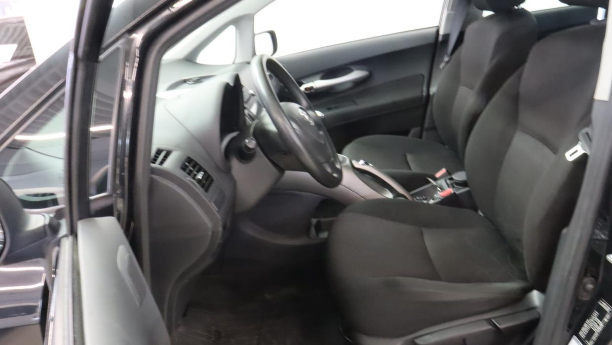 TOYOTA Auris 2007