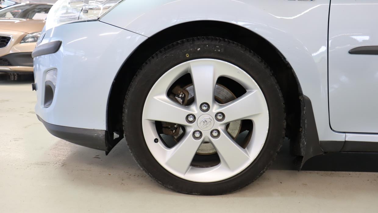 TOYOTA Auris 2011