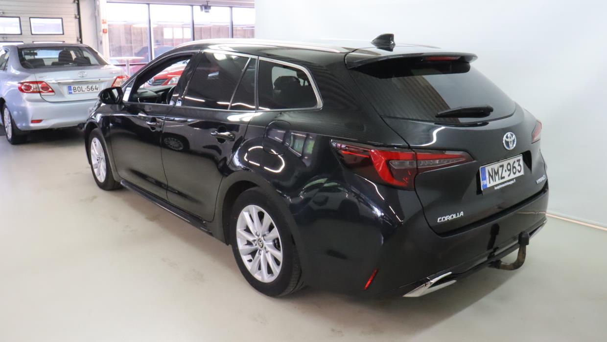 TOYOTA Corolla 2023